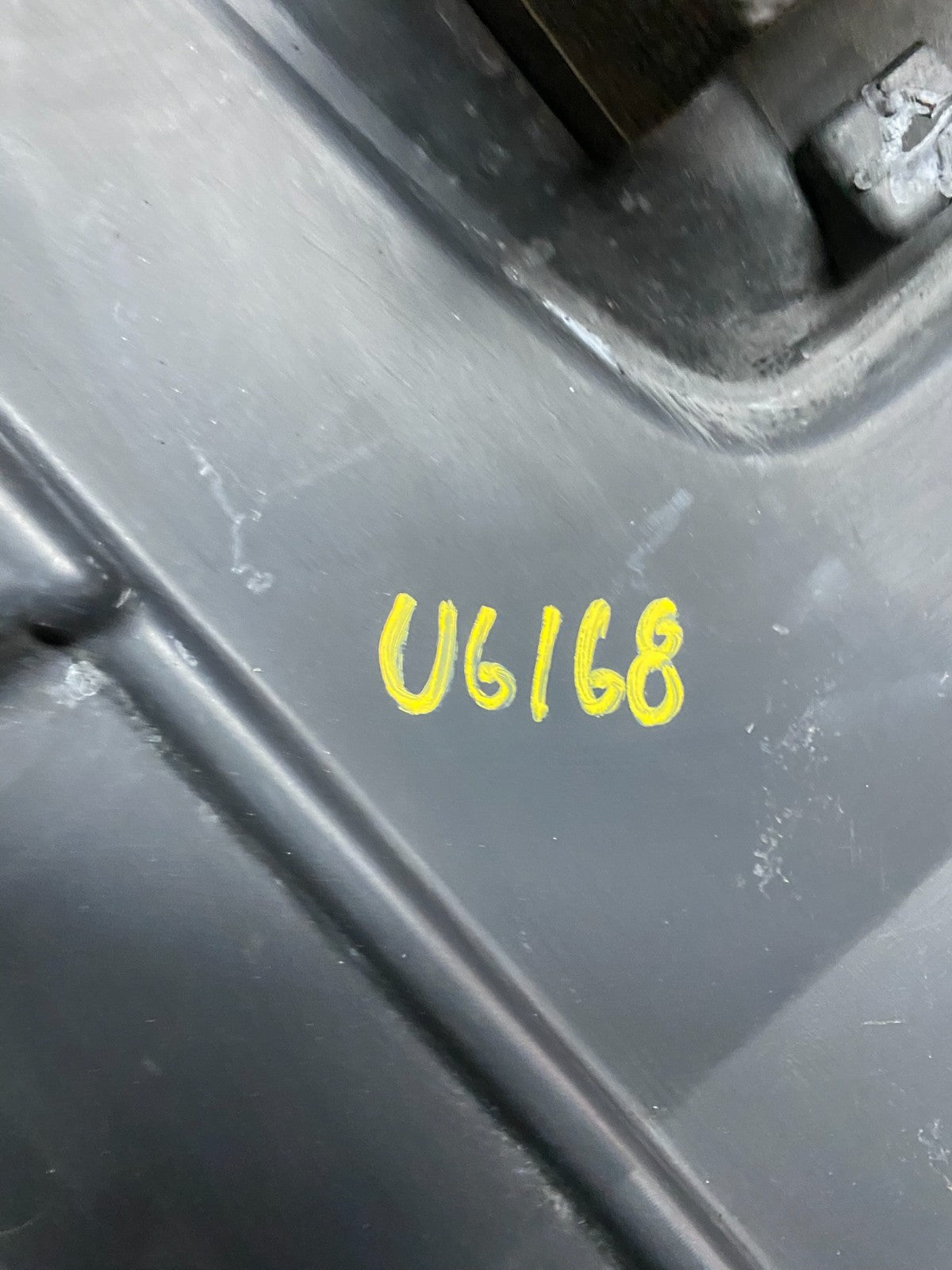 2005 to 2007 Honda Odyssey Black Engine Cover u6168 DG9