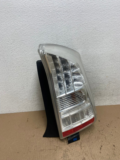 2010 2011 Toyota Prius Tail Light Right Passenger Side AE8840 LK2