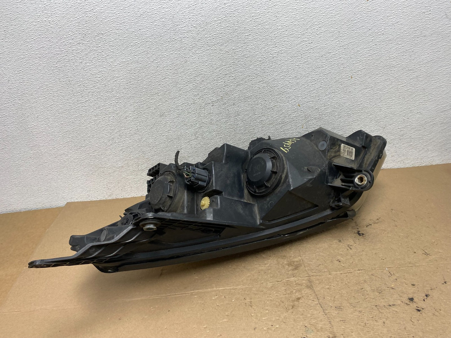 2013-2017 Chevrolet Traverse Right Passenger Side Halogen Headlight AF4959 DW6