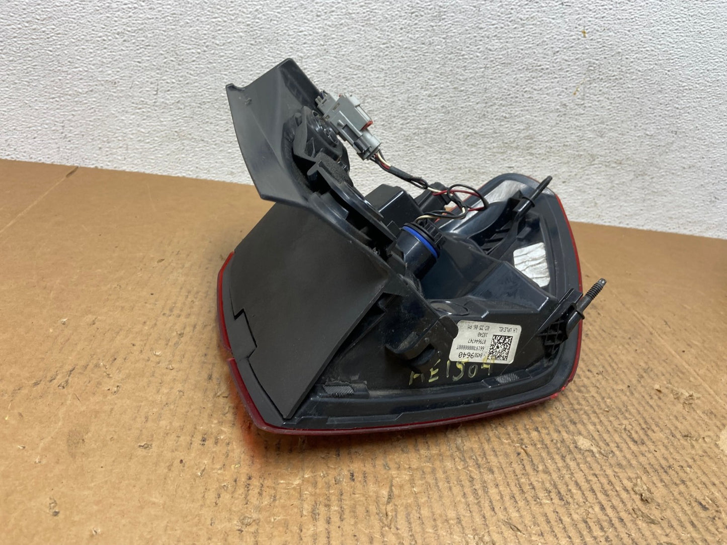 2017 to 2019 GMC Acadia Right Passenger RH Side Tail Light AE1504 LK7