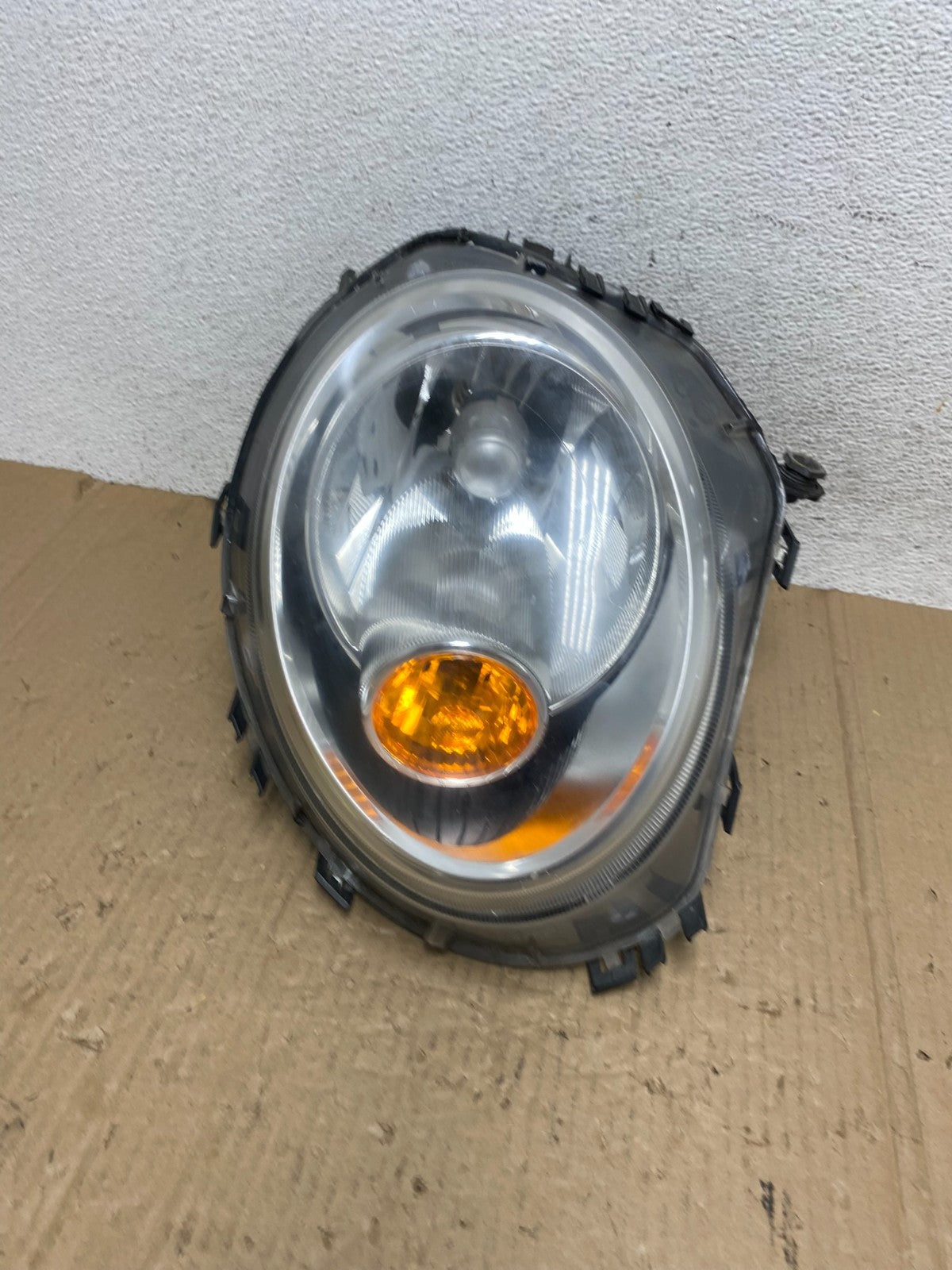 2007 to 2013 Mini Cooper Right Passenger RH Side Headlight Halogen AE9046 DW0