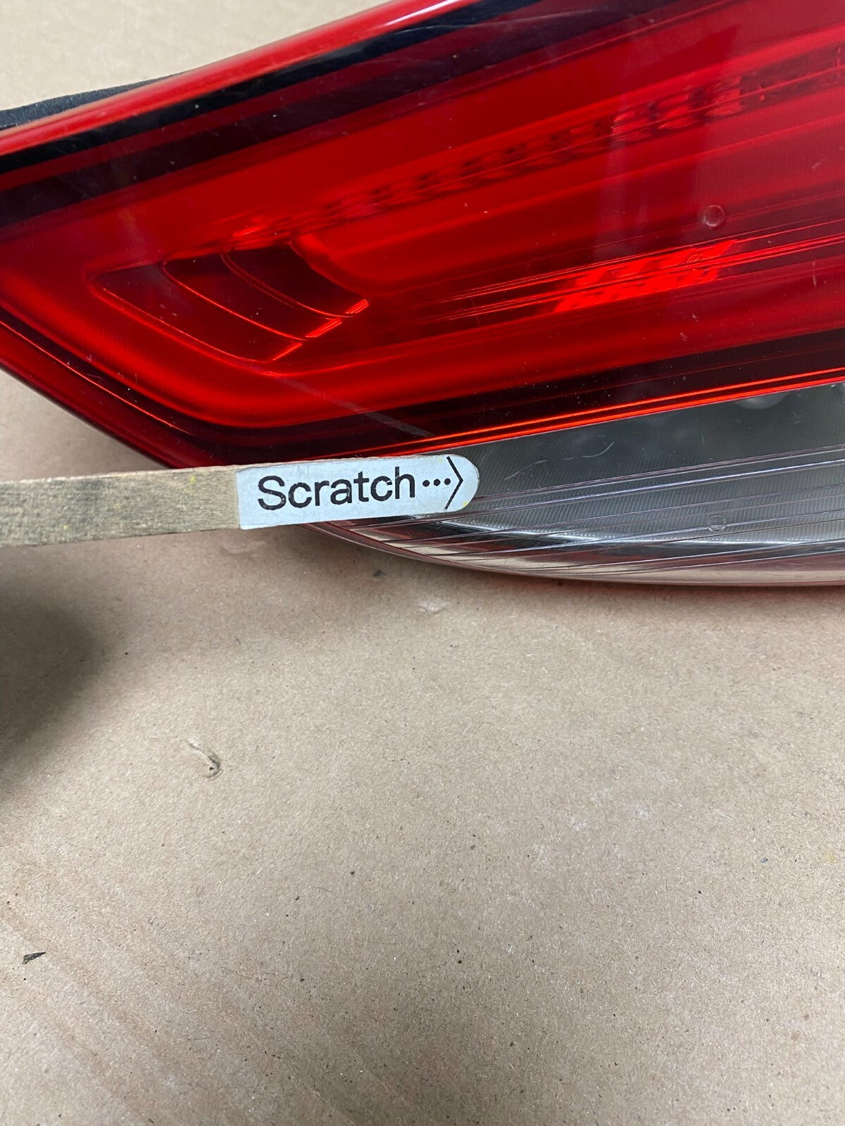 2015 to 2017 Chrysler 200 Sedan Right Passenger  Inner Tail Light Oem j4419 DG4