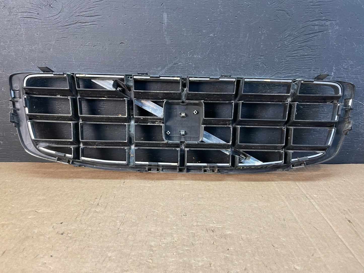 2008 2009 2010 Volvo XC70 Front Upper Grill Grille AD5517 DG3