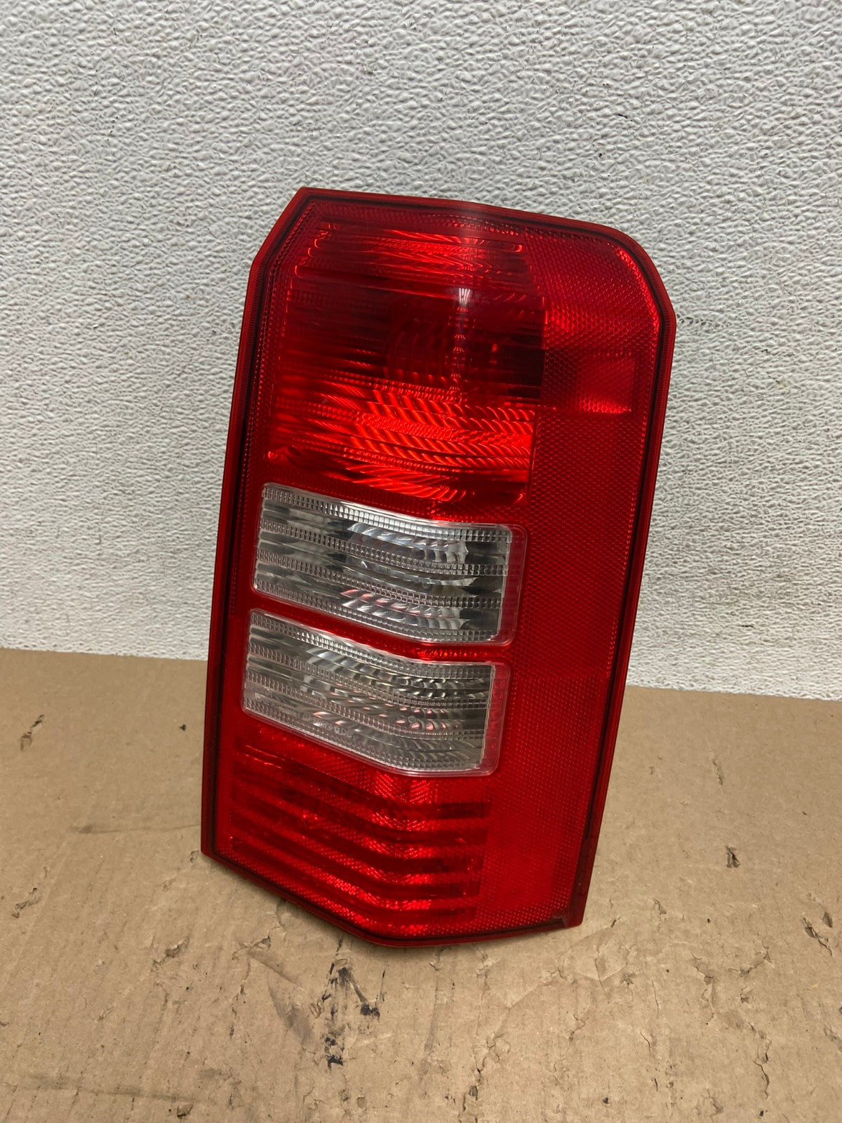 2008 to 2016 Jeep Patriot Right Passenger Side Tail Light AE8841 LK0
