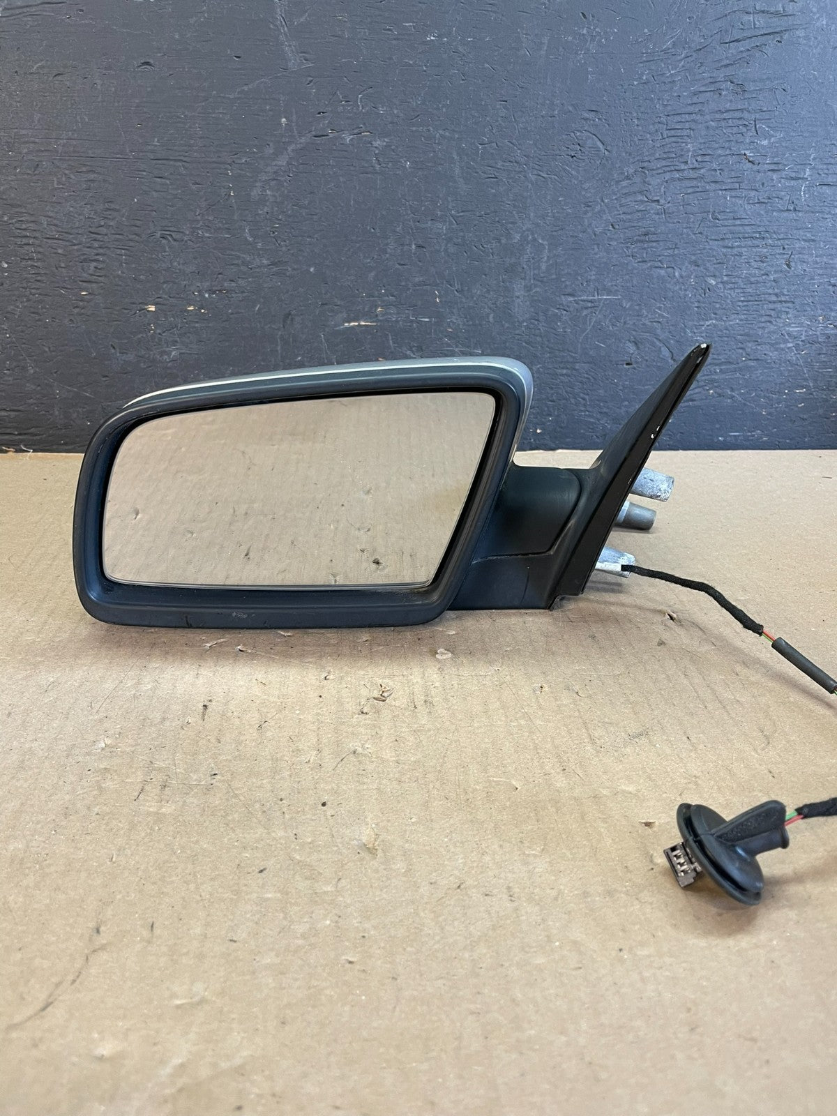 2006 - 2010 BMW 528i 530i 535i Left Driver LH Door View Mirror AE3298 DW8