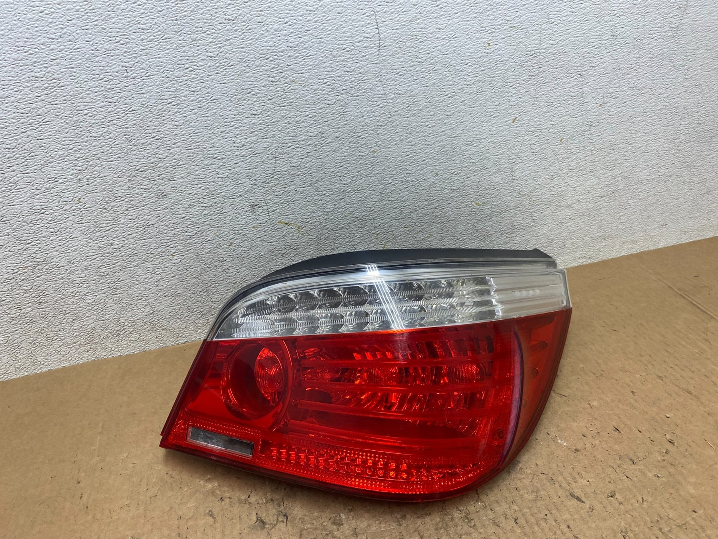 2008 2009 2010 BMW 5 525i 530i Right Passenger Rh Tail Side Light Oem Q8061 DW0