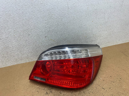 2008 2009 2010 BMW 5 525i 530i Right Passenger Rh Tail Side Light Oem Q8061 DW0