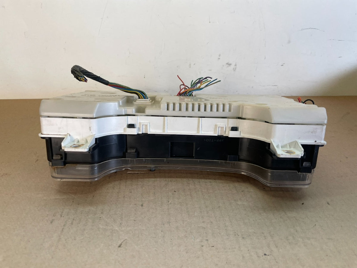 2003 to 2006 Mitsubishi Fuso Speedometer Cluster Gauge 157530-4830 ai4328 DG7
