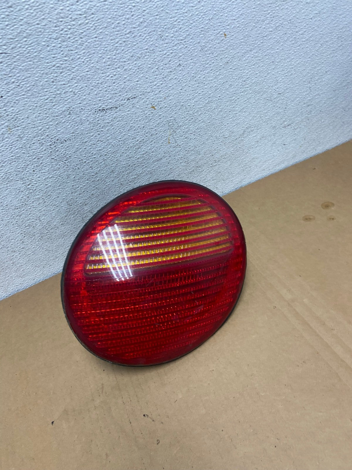 1998-2005 Volkswagen Beetle Right Passenger RH Side Tail Light AD2597 LK2