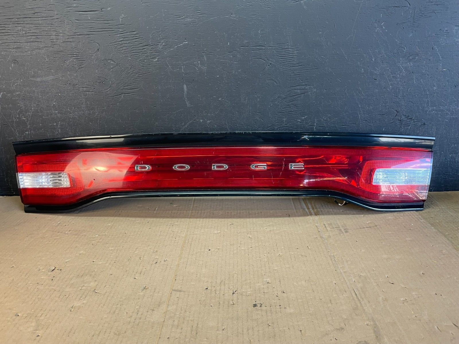 2011 to 2014 Dodge Charger Center Trunk Tail Light Lamp Lid Panel ad8579 DG0