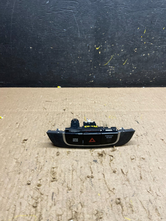 2010 to 2013 Hyundai Tucson Dash Dashboard Center Warning Hazard Switch T6285 DG0