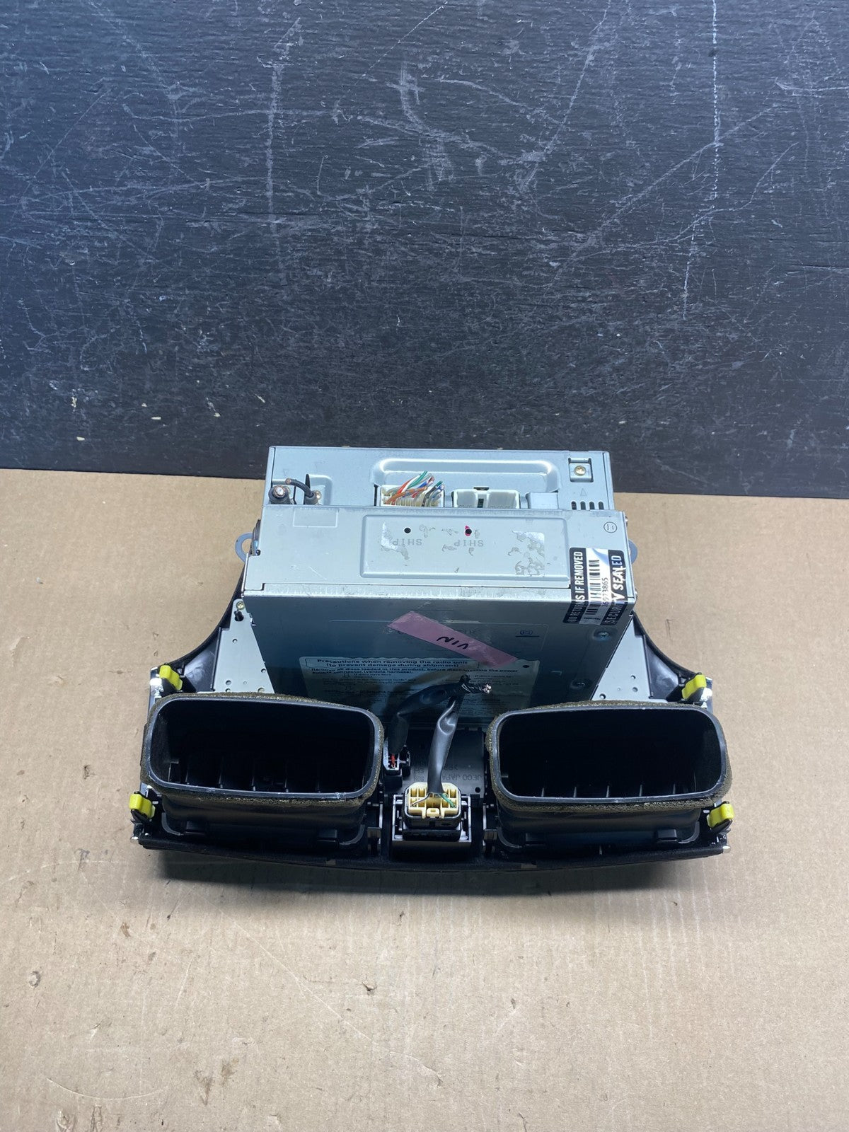 2004 to 2006 Lexus ES330 Es300 Radio Receiver Tape CD Air Vent AG5988 DG5
