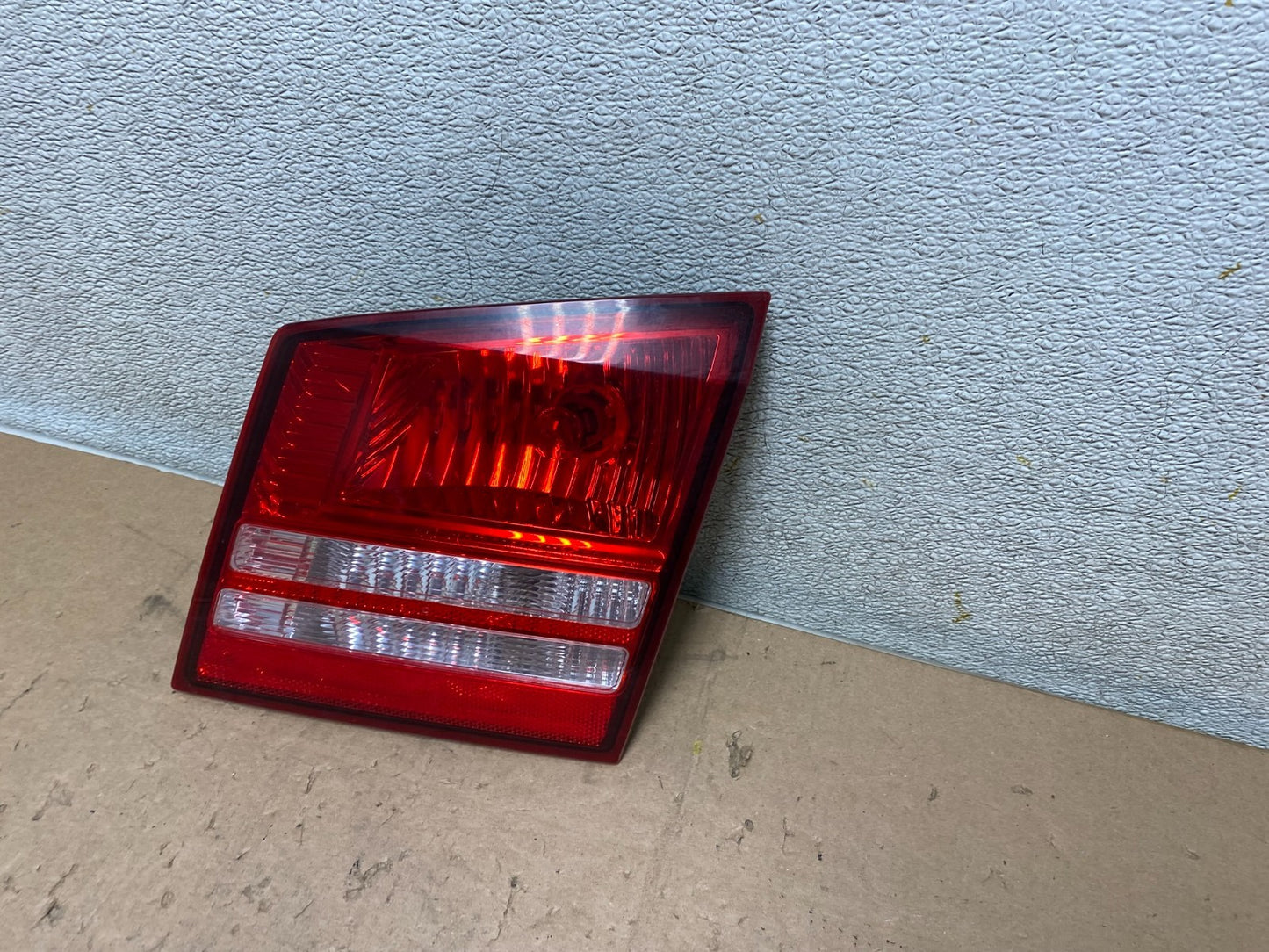 NO LED 2009-2011 Dodge Journey Right Passenger side Tail Light Inner Oem S40272