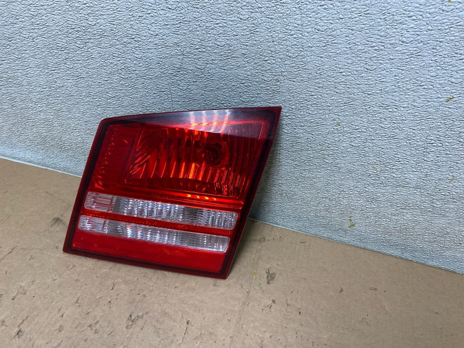 NO LED 2009-2011 Dodge Journey Right Passenger side Tail Light Inner Oem S40272
