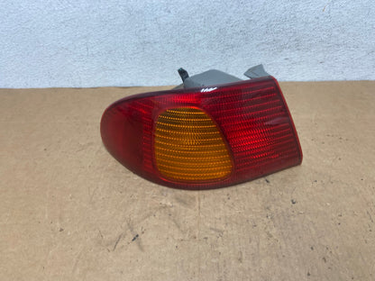 1998 1999 2000 Toyota Corolla Left Driver Lh Side Tail light AD4795 LK0