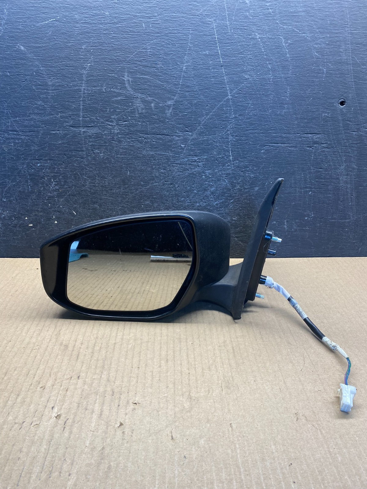 2013 to 2019 Nissan Sentra Left Driver Side Door View Mirror AG3939 DW9