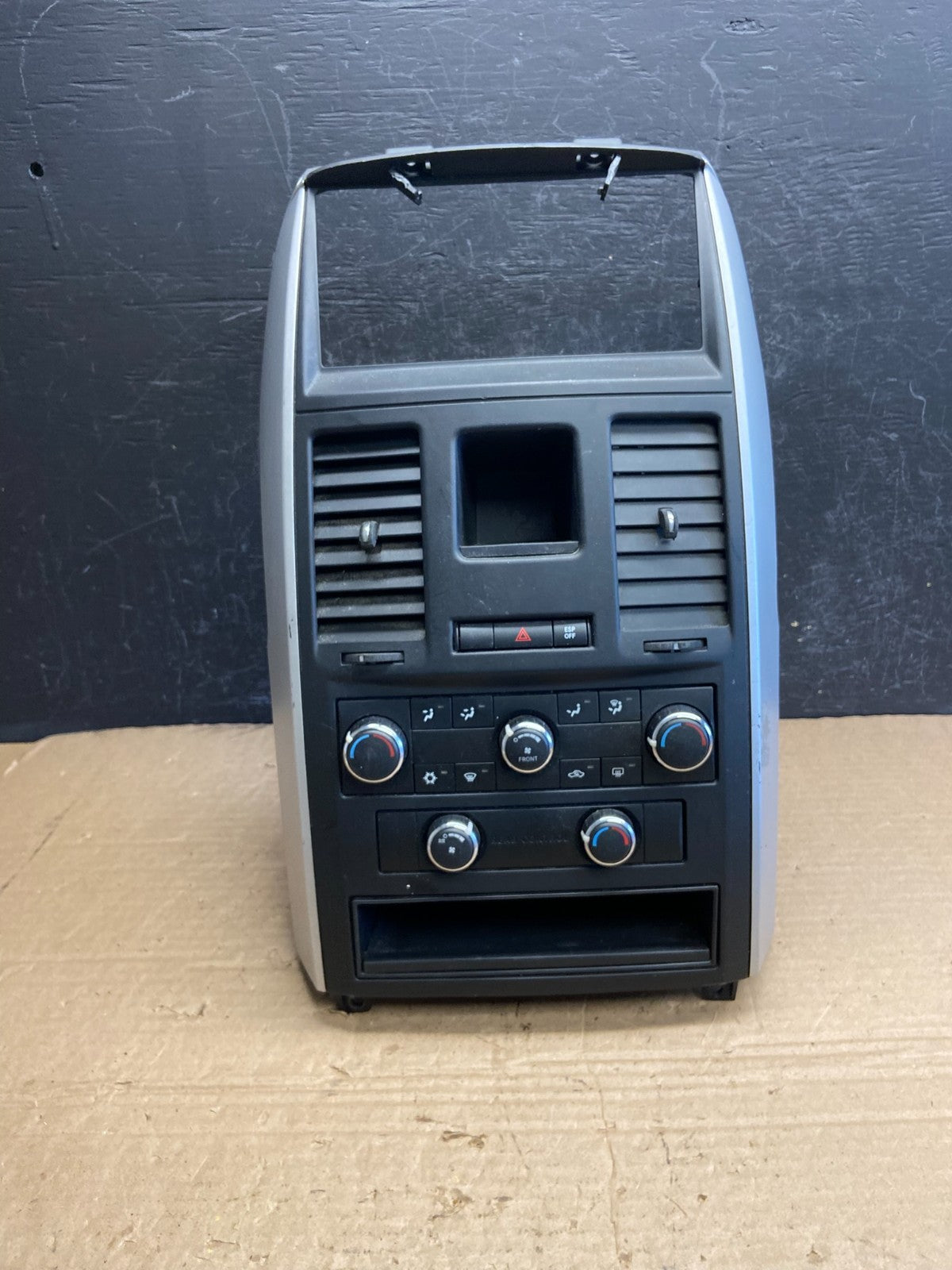2008-2010 Chrysler Town Country Climate Control Panel Center Dash Trim AF2243 DW0