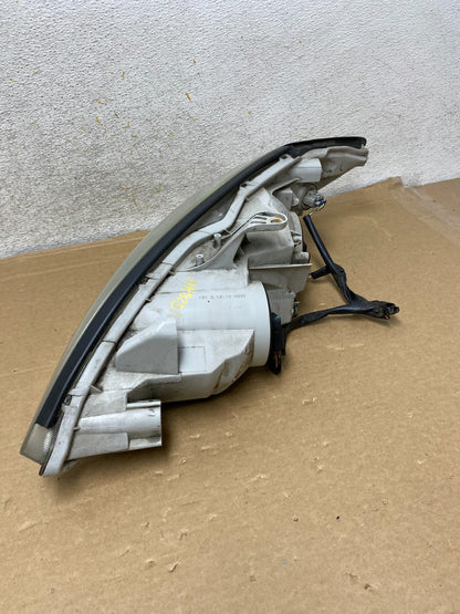 2002 to 2004 Toyota Camry Halogen Headlight Right Passenger Rh AH8251 DW8
