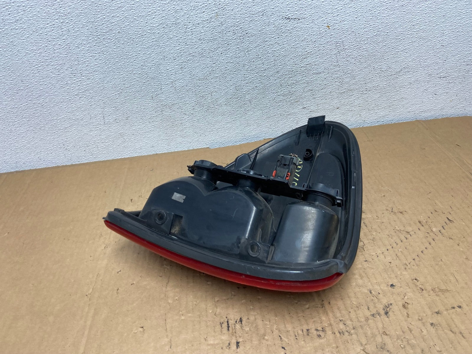 2001-2003 Dodge Grand Caravan Right Passenger RH Side Tail Light AD1157 LK5
