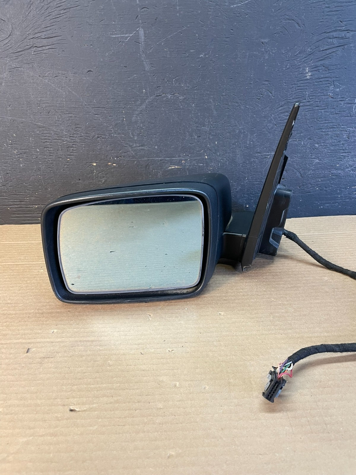 2005 to 2009 Land Rover Range Rover Left Driver View Door Mirror AE8621 DW9
