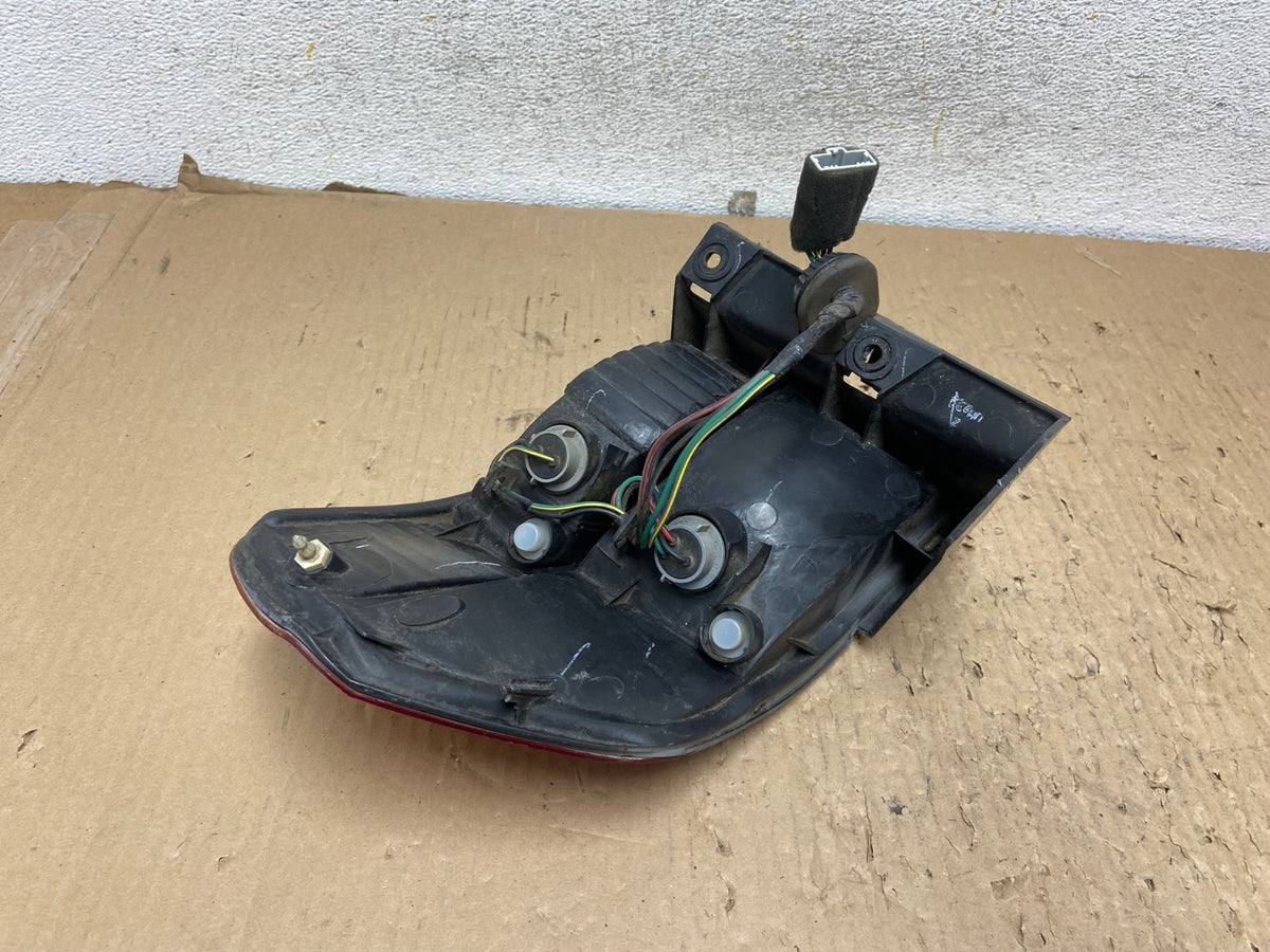 2002 2003 2004 Honda Odyssey Left Driver LH Side Tail Light AH2901 LK4