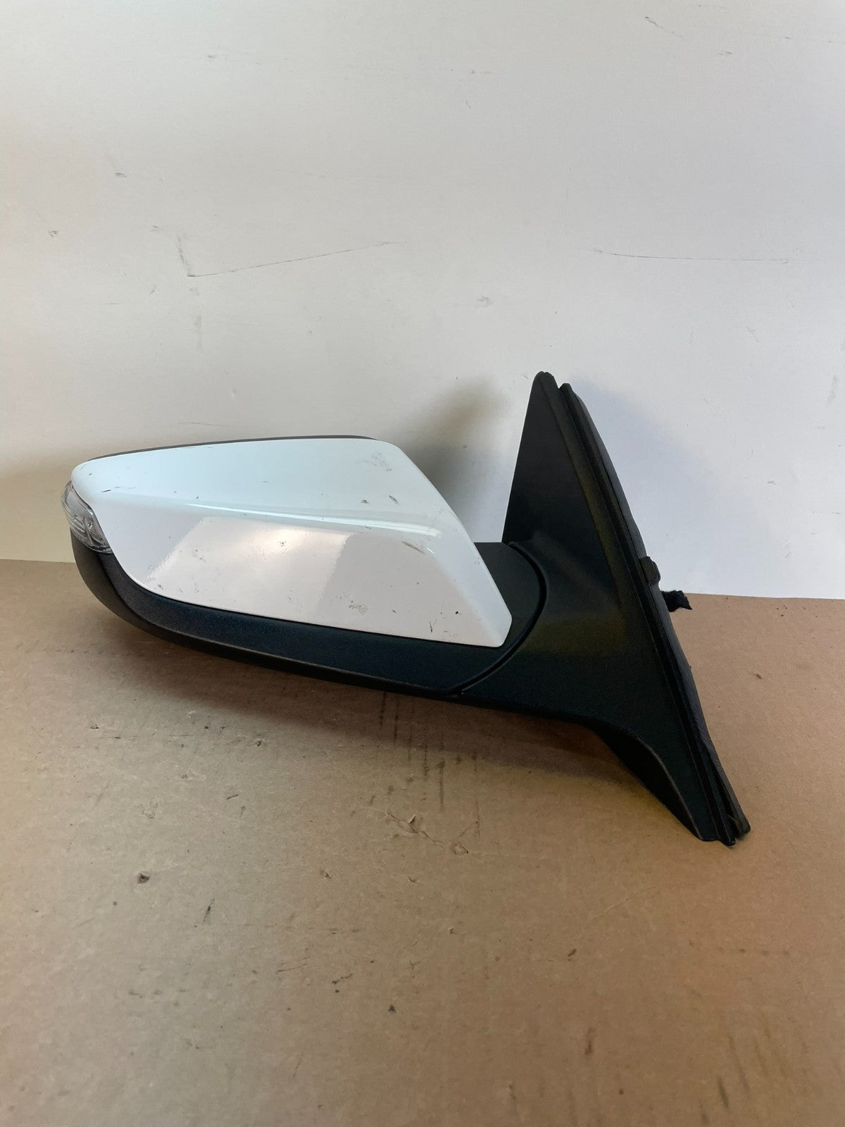 2016 to 2018 Chevrolet Malibu Right Passenger Turn Signal Door Mirror AG2547 MS0