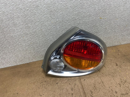 2002 2003 Nissan Maxima Right Passenger RH Side Tail Light AA7128 DW0