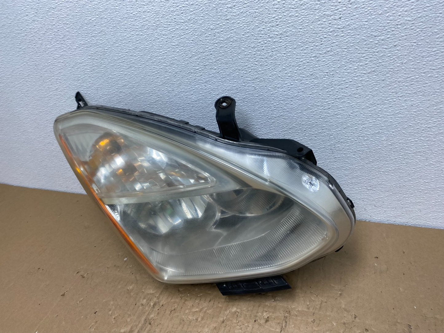 2009-2013 Nissan Rogue Right Passenger Halogen Headlight OEM AB6956 DW0