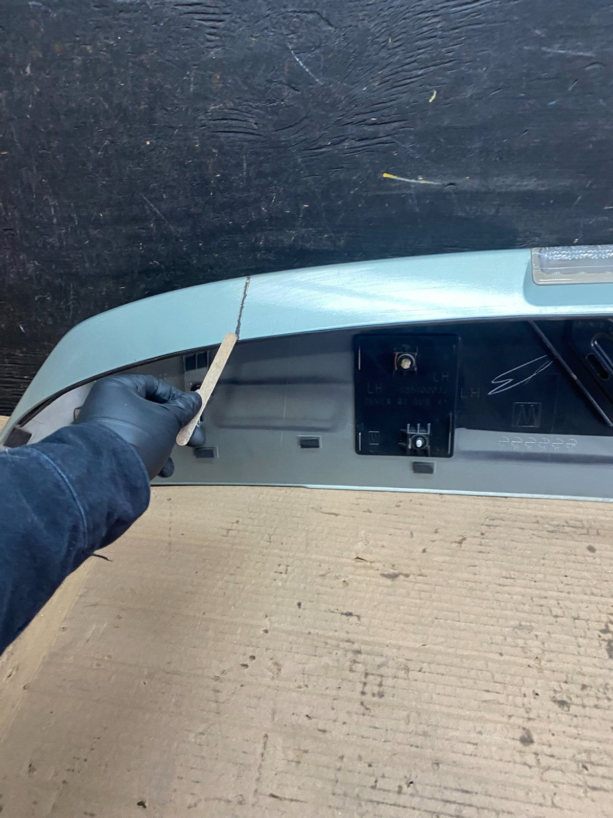 2006 to 2007 Subaru Tribeca B9  Rear Spoiler Wing U8150 DG10