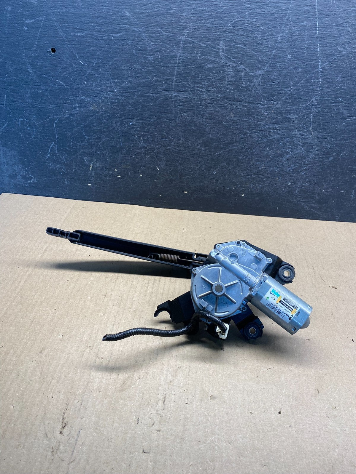 2013-2016 Nissan Pathfinder Back Door Rear Wiper Motor Wiper Blade AG9665 DG5