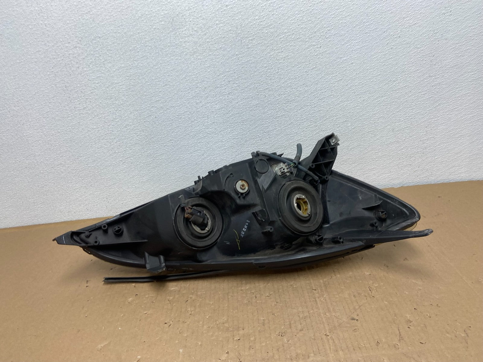 2004-2005 Toyota Sienna Left Driver LH Side Halogen Headlight AB6613 DW7