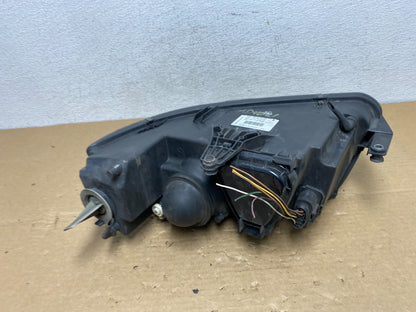 2001-2005 Volkswagen Passat Right RH Halogen Headlight AD4021 DW6