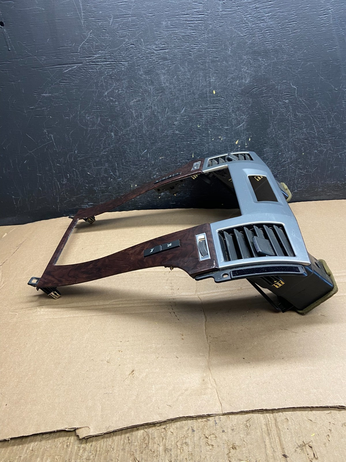 2007-2014 Cadillac Escalade Center Dash Trim Radio Bezel Vent Wood AF1834 DG2