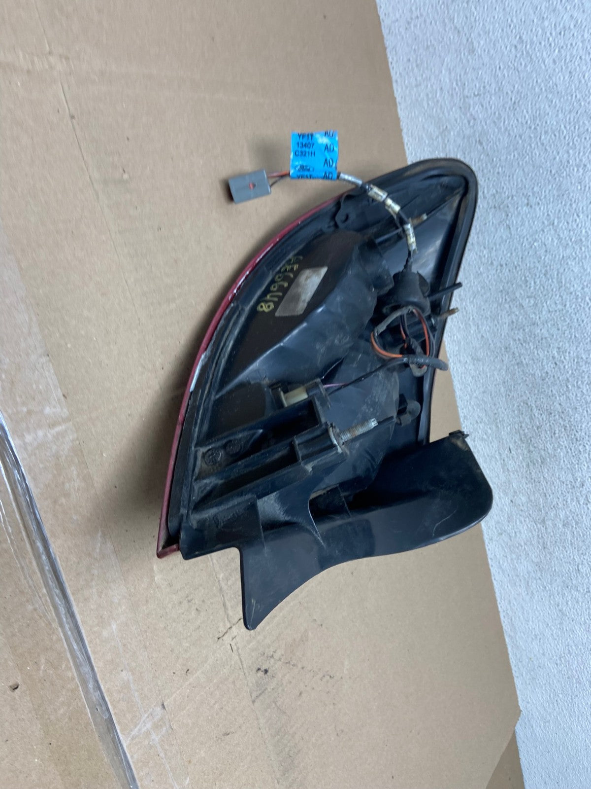 2000 to 2003 Ford Taurus Right Passenger Rh Side Tail Light AE6648 LK6