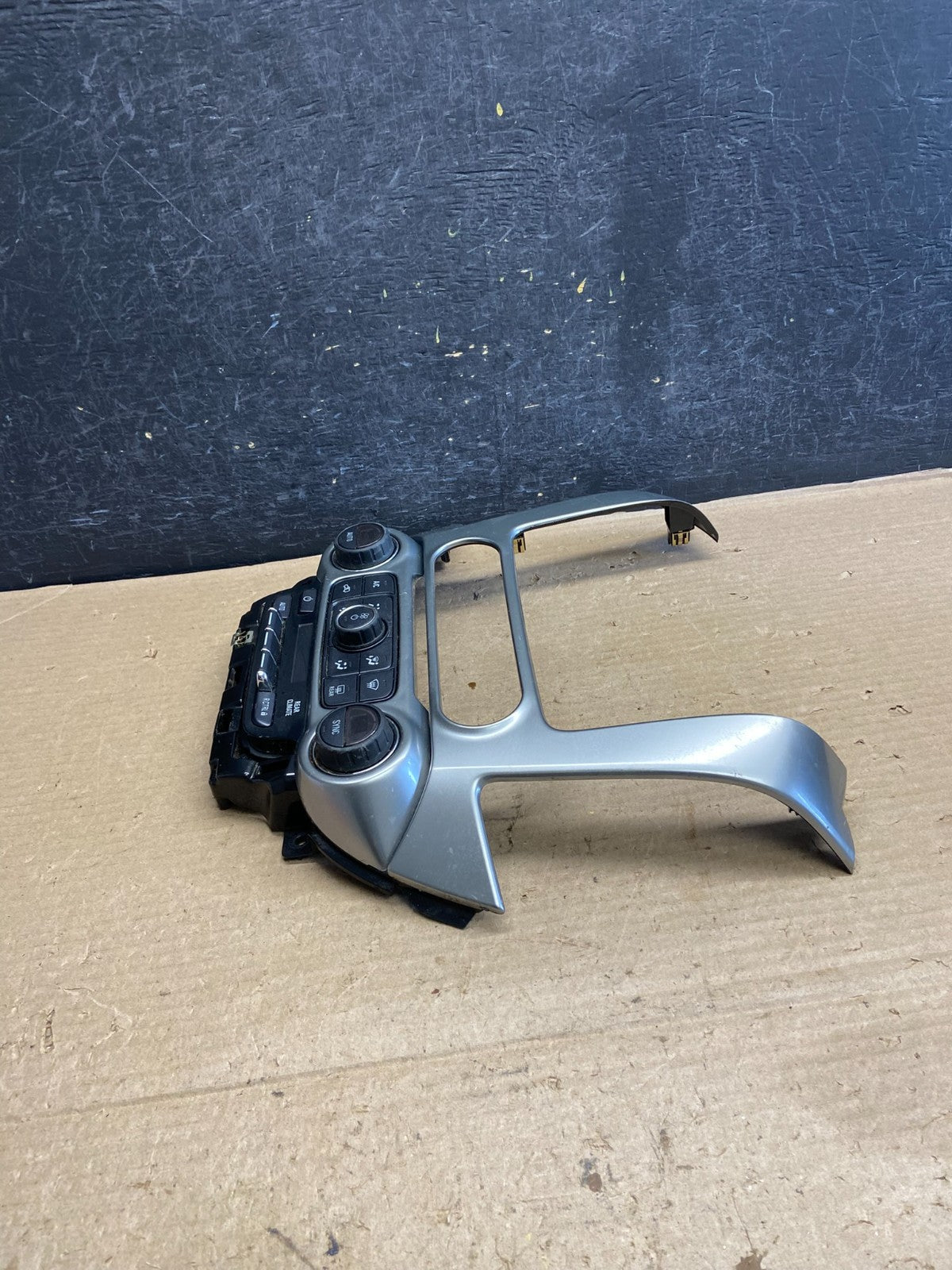 2015-2020 Chevrolet Suburban Tahoe Center Dash Climate Control Bezel ah3963 DG2