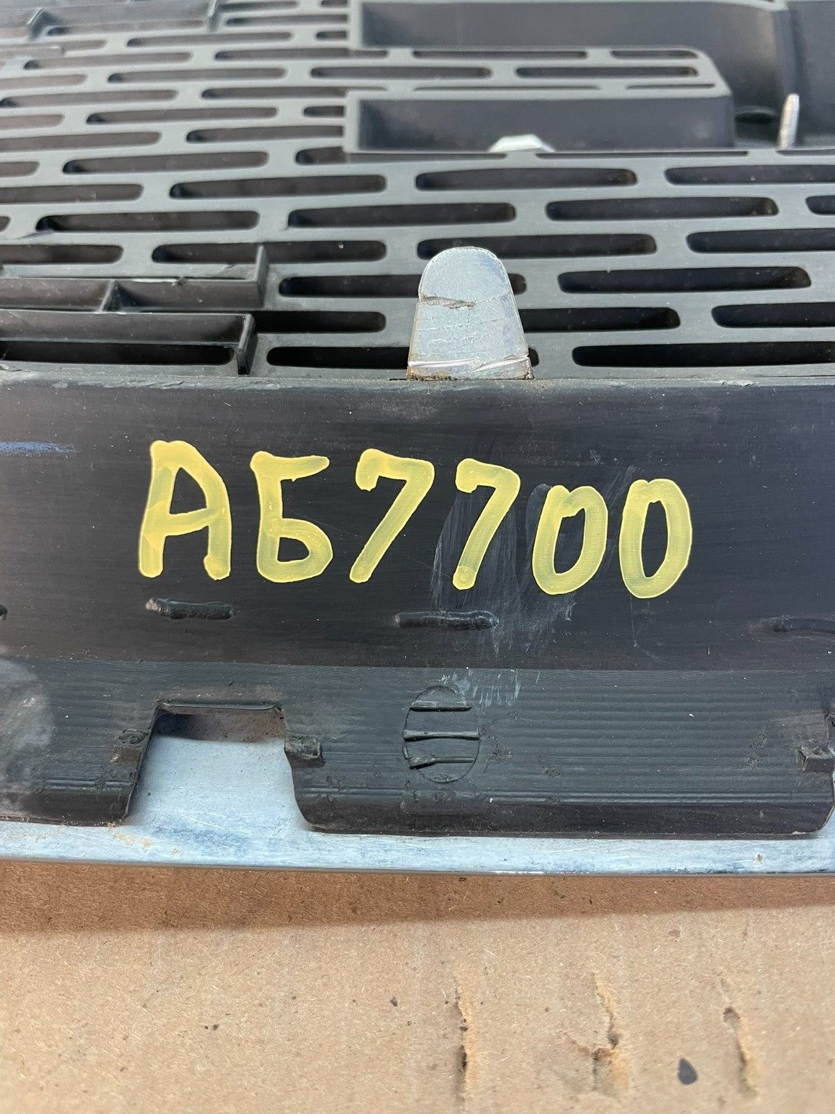 2007 to 2012 GMC Acadia Front Upper Grill Grille AG7700 DG5