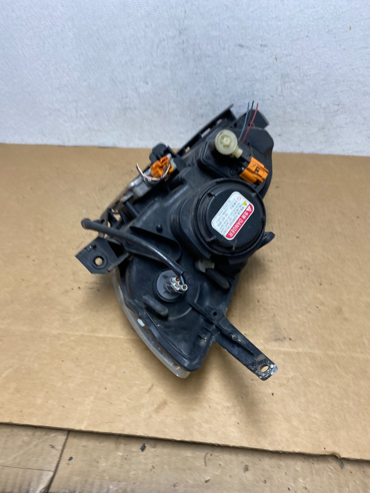2004 to 2009 Mazda 3 Hatchback Right Passenger Rh Xenon Headlight AD4684 DW6