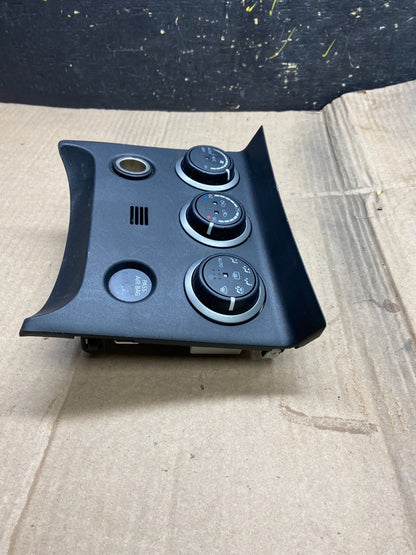 2011 to 2015 Nissan Rogue Heater Temperature AC Climate Control OEM X1728 DG3