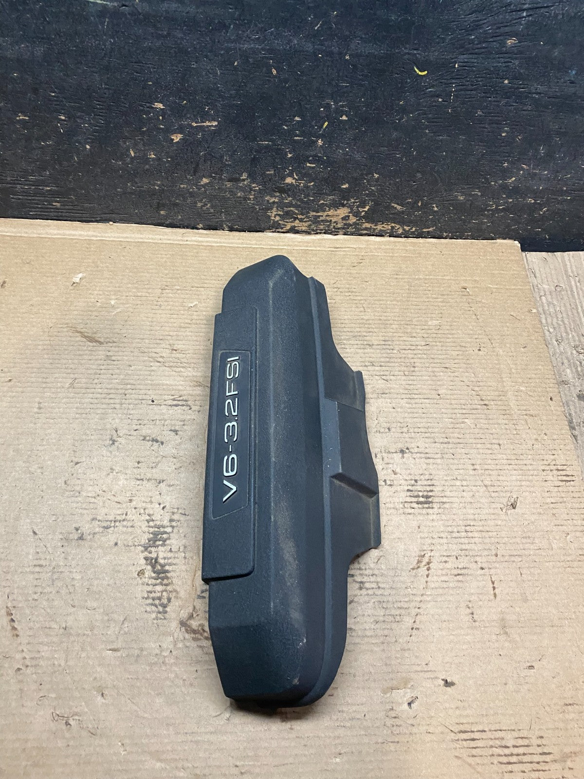 2008 to 2008 Audi  A6 3.2L Engine Motor Cover OEM v9363 DG3