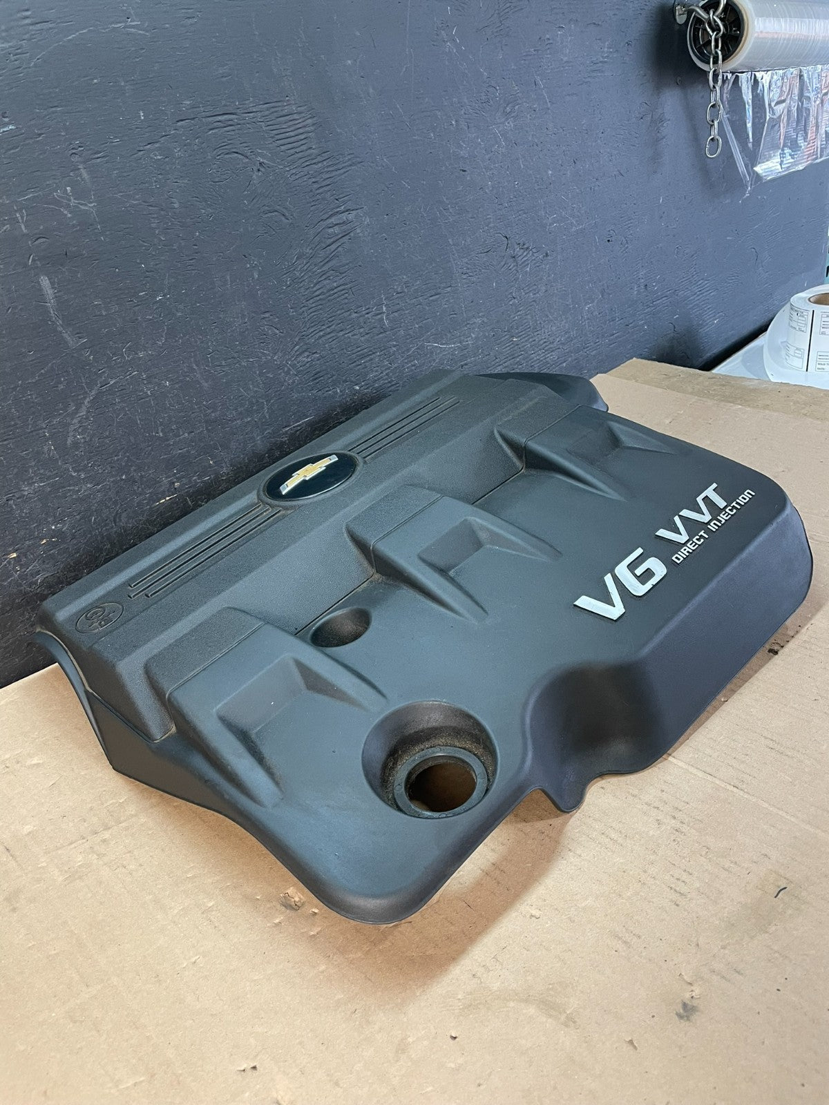 2010 to 2012 Chevrolet Equinox V6 VVT Plastic Engine Cover Shield AD8425 DG2