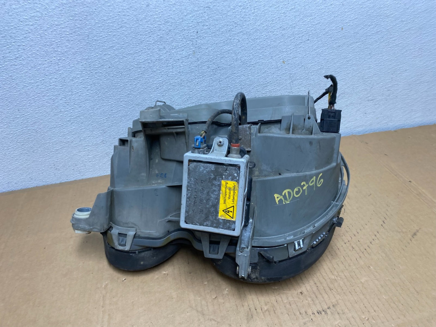 1996-1999 Mercedes E E320 E430 Right Passenger Xenon HID Headlight AD0796 DW6