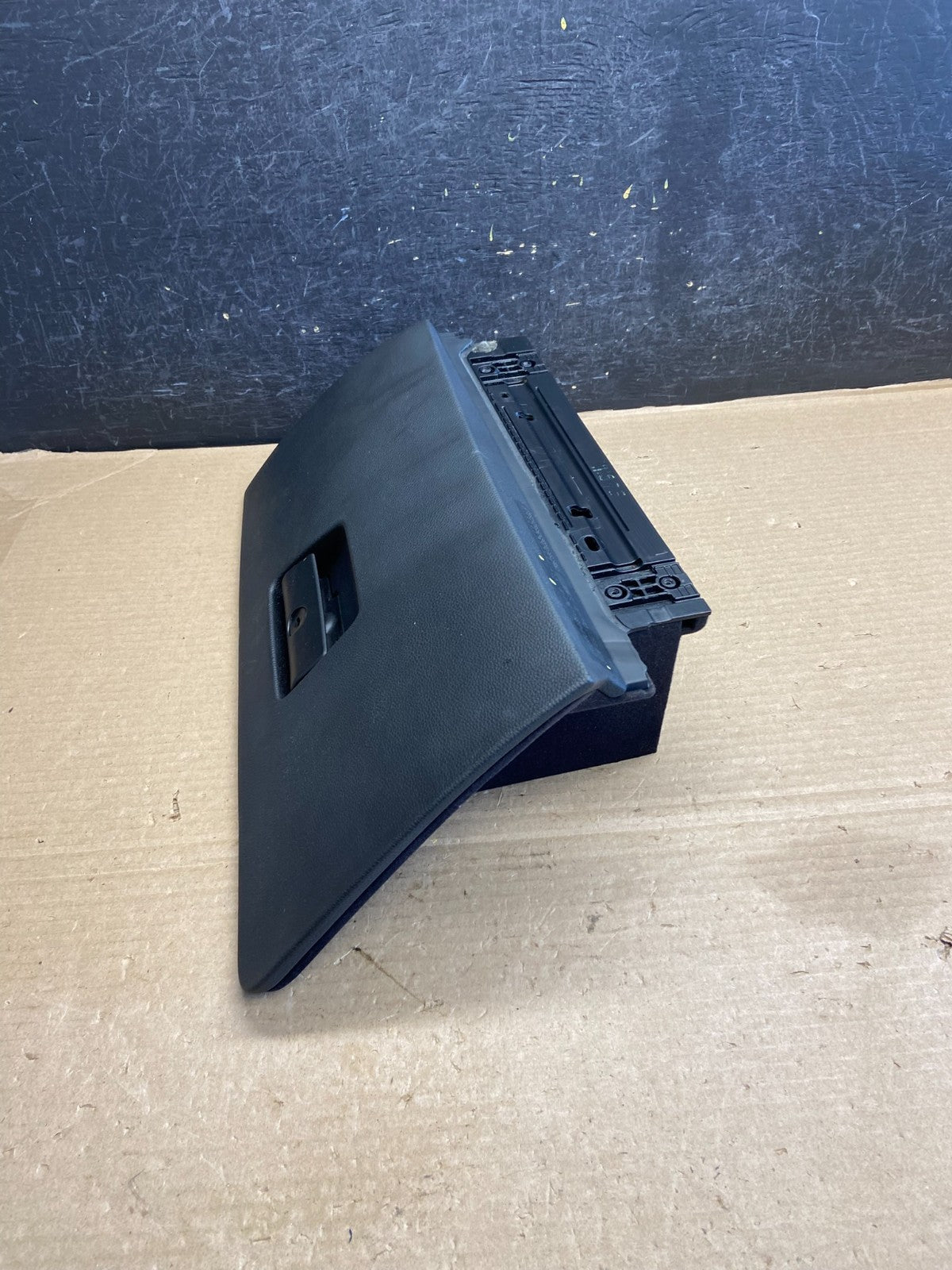 2007 to 2011 BMW E90 E91 335i 328i XI Glove Box AH1575 DG1