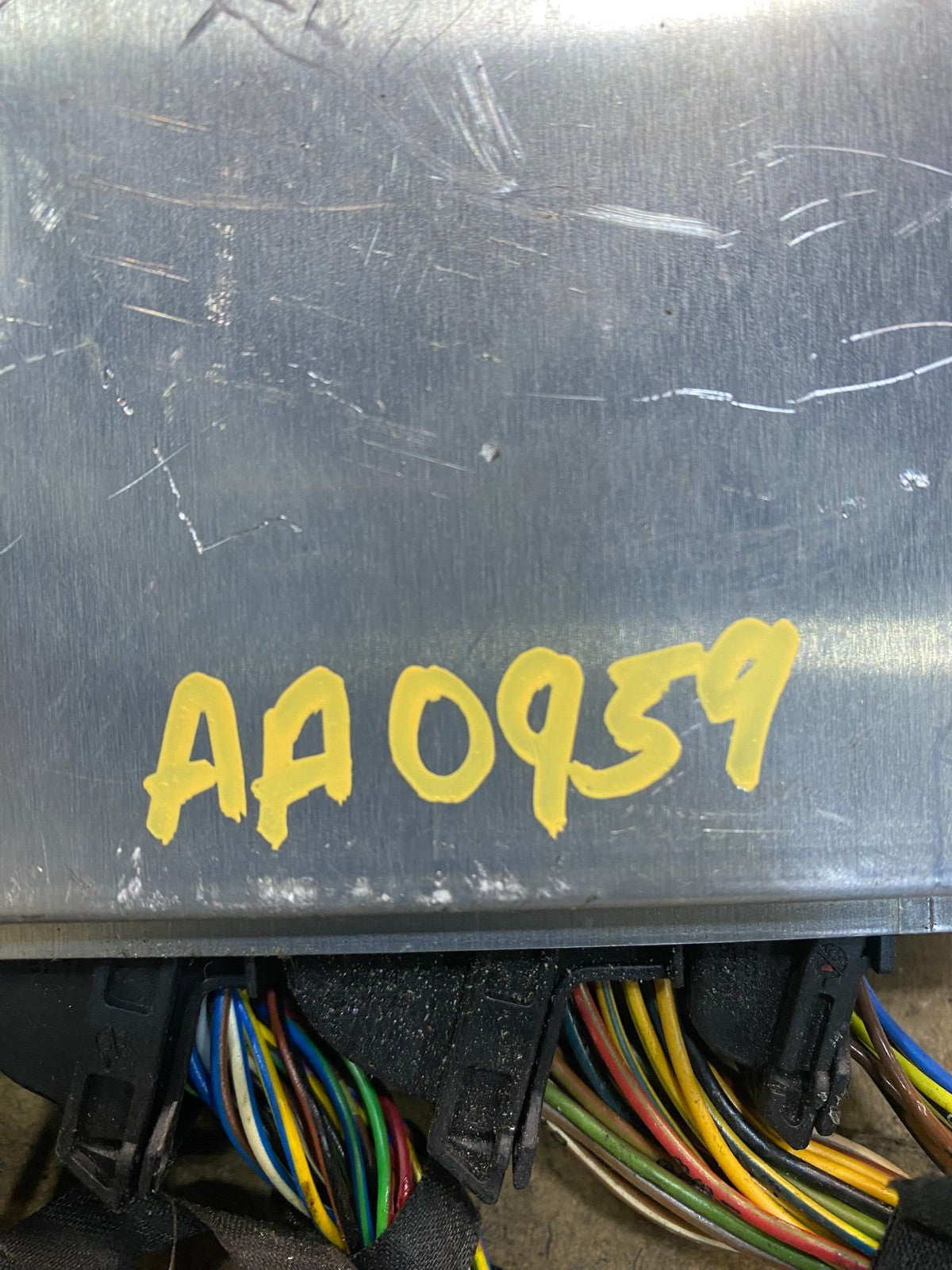BMW 7 Computer Module ECU ECM 7 555 901-01 AA09593