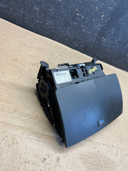 2008 to 2011 Mercedes W204 C300 Dashboard Navigation Display AH3822 DG2