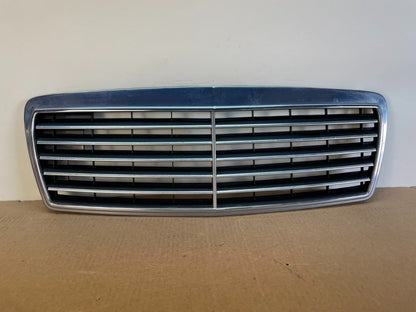 1996 to 1999 Mercedes Benz E320 Front Upper Grill Grill 2108880123 AH0029 DG0