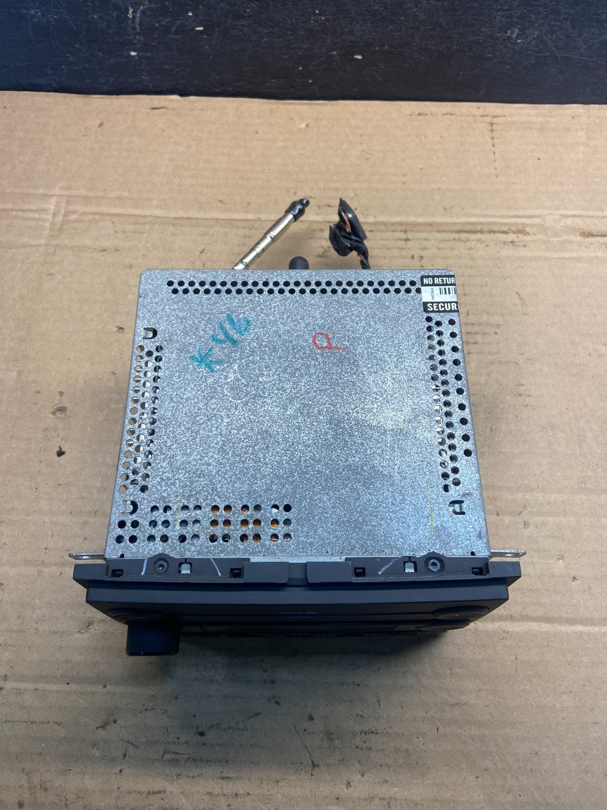 2004 to 2008 Ford F150 Mustang Radio Stereo Audio AM/FM ae2518 DG3