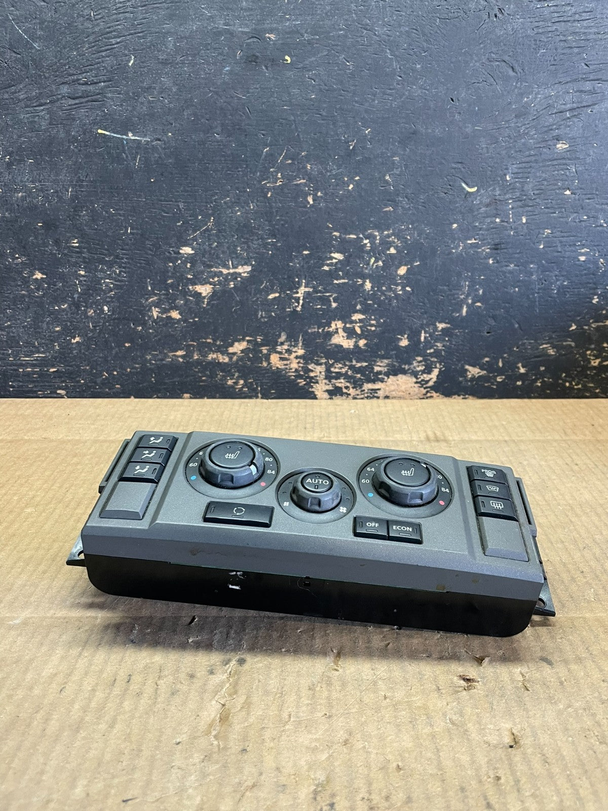 2005 to  2009  Land Rover LR3 Ac Heater Climate Control Oem AA9298 DG1