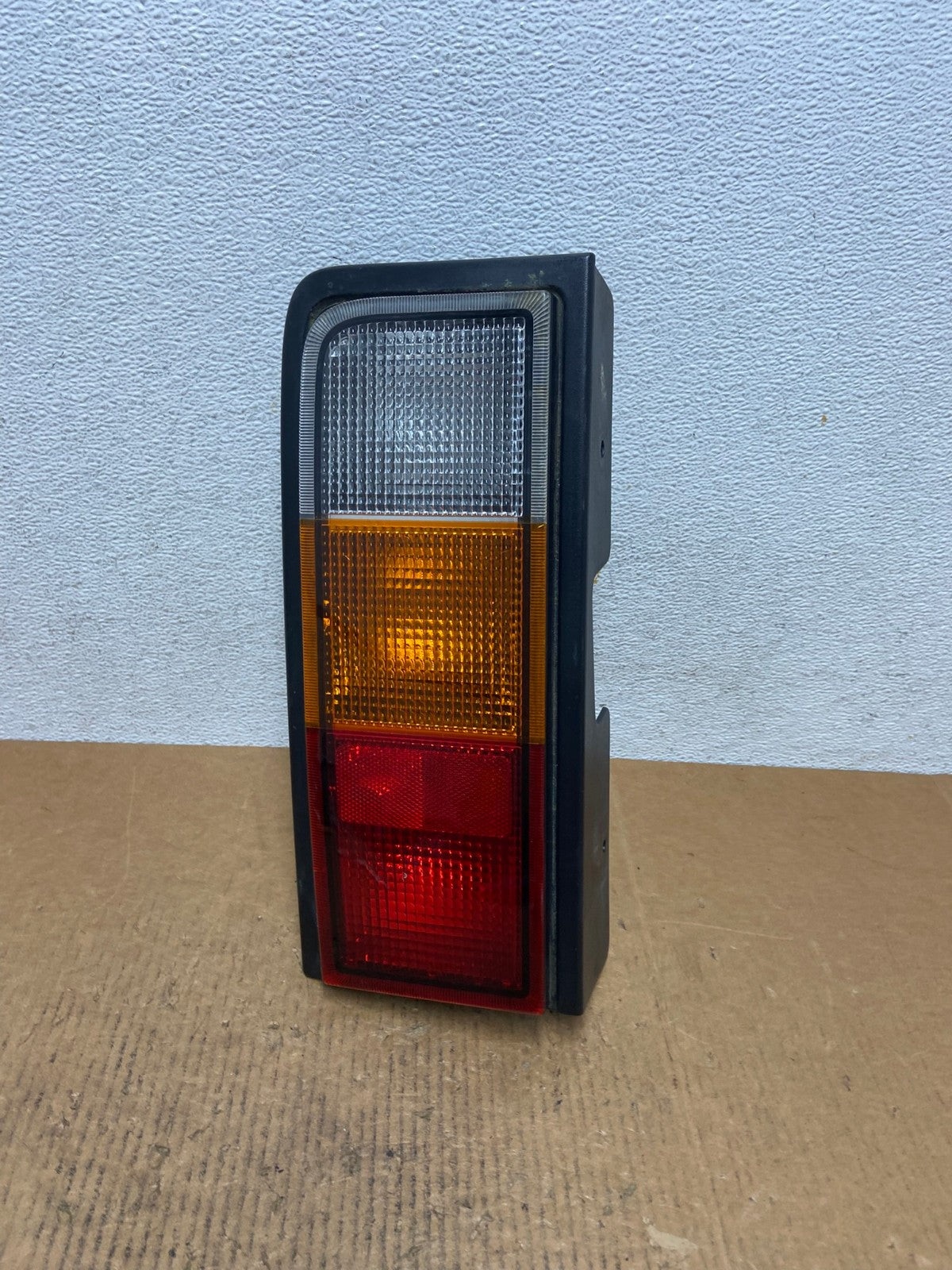 2003 to 2004 Hummer H2 Left Driver LH Side Tail Light AE0251 LK0