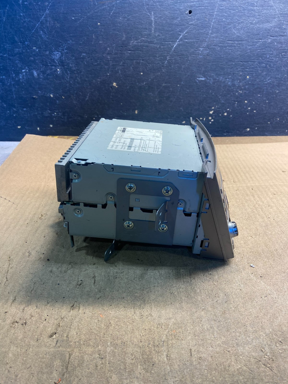 2010 - 2013 Subaru Outback Radio AM/FM CD Player mp3 Audio Z5545 MS2