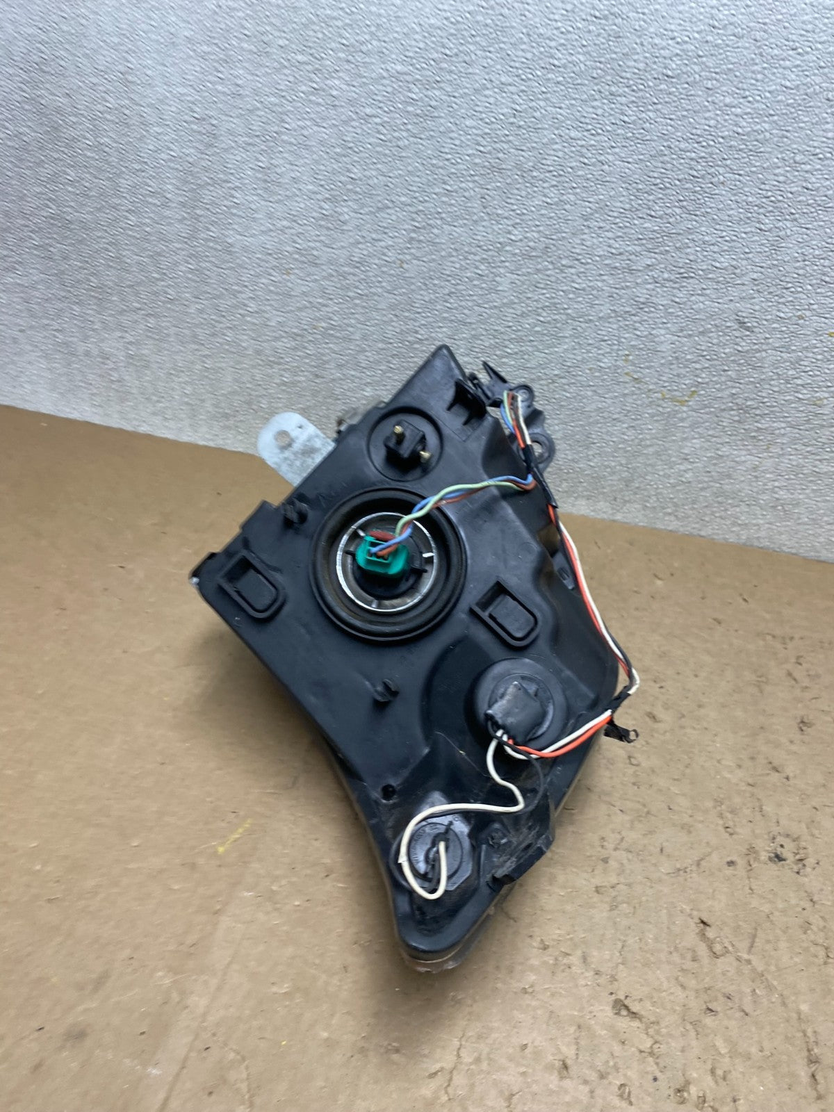 2010 2011 2012 Nissan Sentra Halogen Right Passenger Black Headlight W9240 DW7